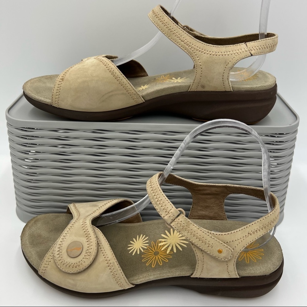Dansko Iris Suede Nubuck Open Toe Sandals Tan Beige Size 40